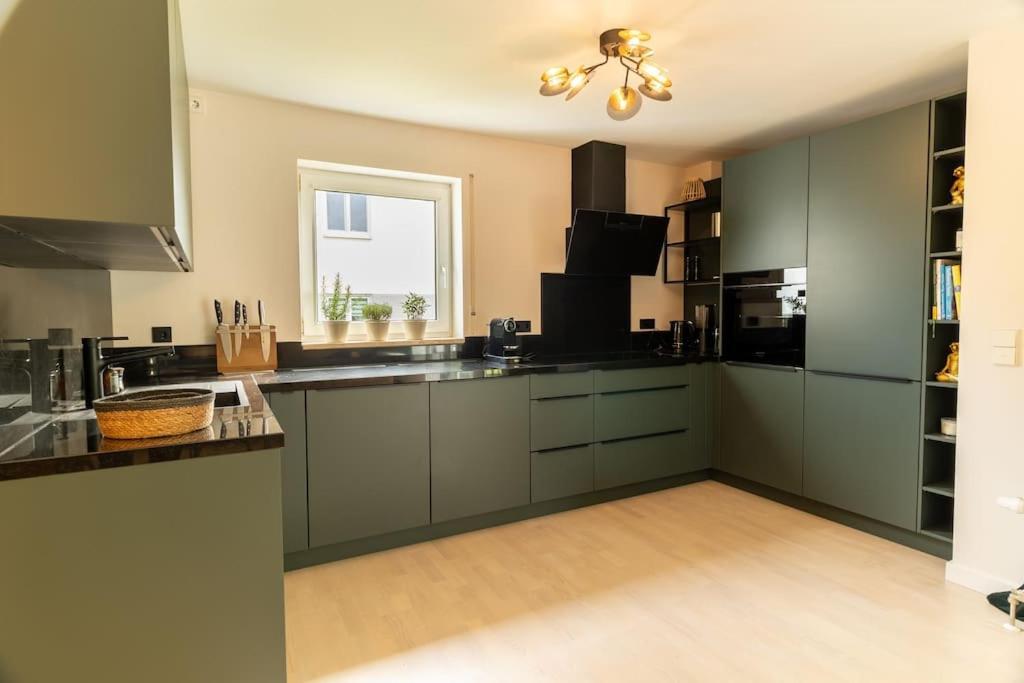 Grafschafft Angenehmes Wohnen - Ferienwohnung Mit 2 Schlafzimmern 피르나 외부 사진